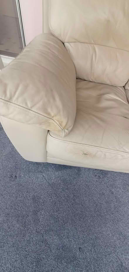 Photo of free Cream leather 3 seater settee (Horndean PO8) #3