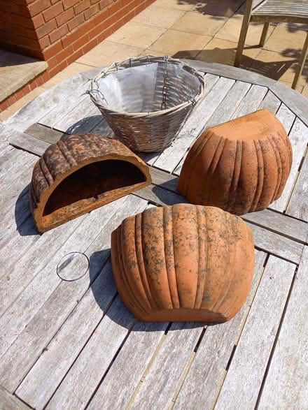 Photo of free Hanging baskets and wall baskets etc (Bransford WR6) #3