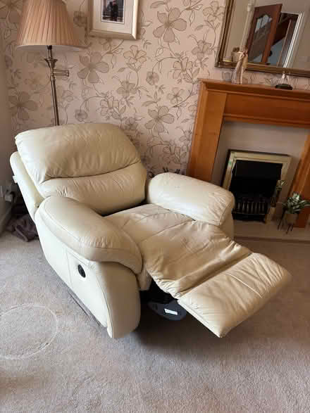 Photo of free Electric recliner armchair (Auchtermuchty KY14) #1