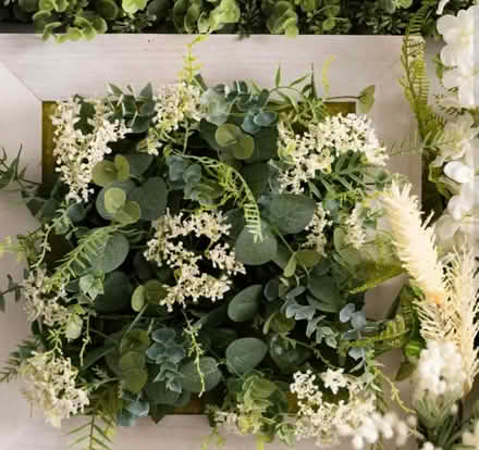 Photo of Artificial flowers/foliage (Chapel House NE5) #1