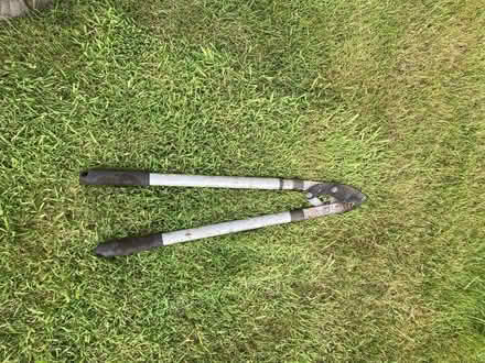 Photo of free Large Pruners with Extension Handles (GU14) #1