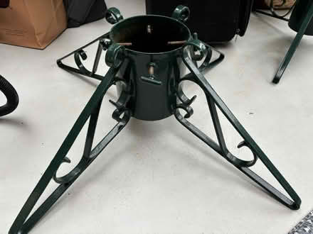 Photo of free Four-leg Christmas tree stand (N1 - Barnsbury) #1