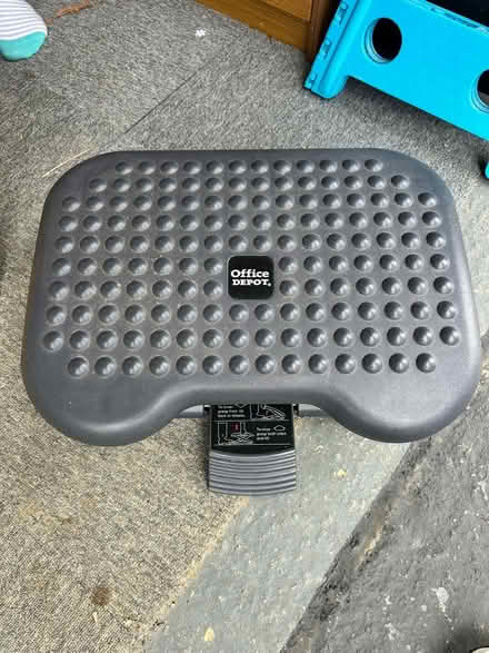 Photo of free Under desk foot rest (Melbourn) #1