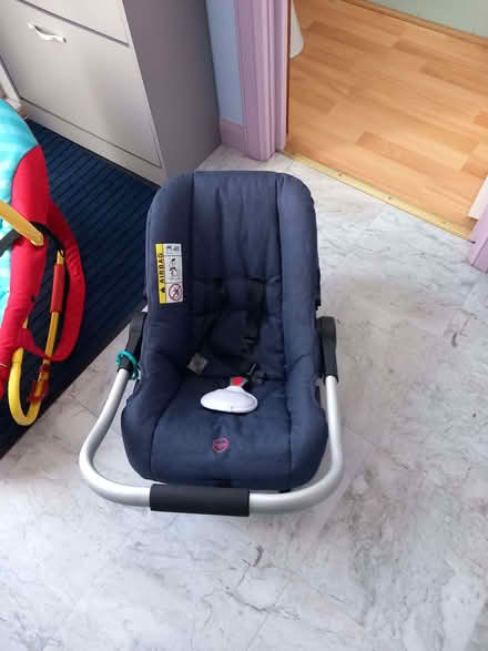 Photo of free Baby bouncer and car seat (Shieldhill FK1) #2