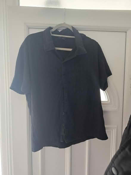 Photo of free Calvin Klein shirt (IG6 3s) #1