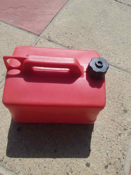 Photo of free Petrol can (Staines-upon-Thames TW18) #1