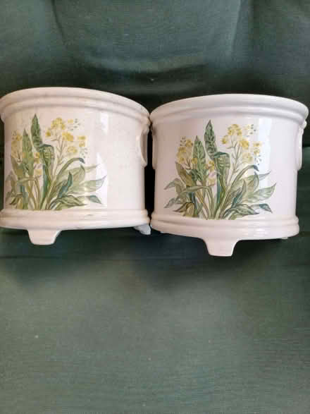 Photo of free Indoor plant pots (Beaconsfield HP9) #1
