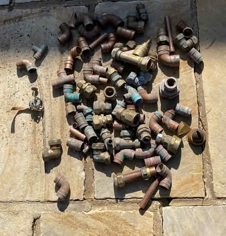 Photo of free Brass and copper fittings (Sandrerstead.) #1