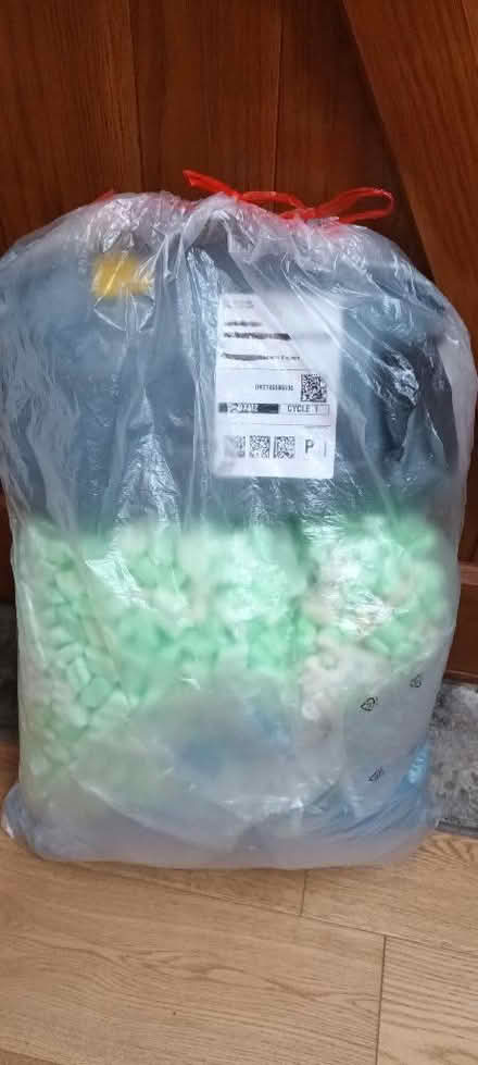 Photo of free packing peanuts, bubble wrap (Simmondley SK13) #1