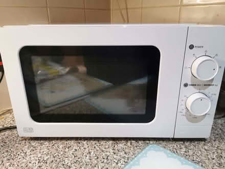 Photo of free Microwave - Fully working (Woodside CR0) #1