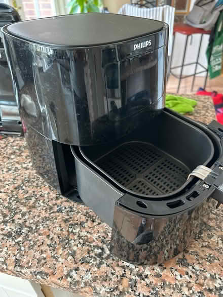 Photo of free Air fryer Philips (Denham Uxbridge) #2