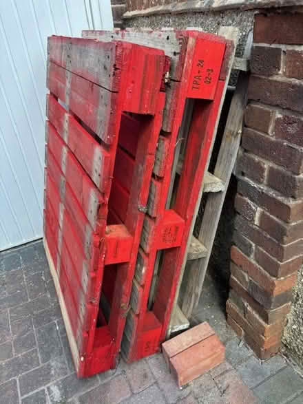 Photo of free 3 normal "FULL" size pallets (Hove BN3 7) #1