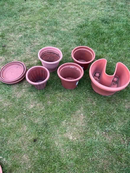 Photo of free Plant pots (Stevenage SG2) #1