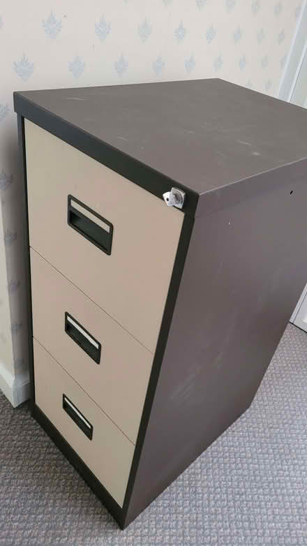 Photo of free 3 drawer filing cabinet with key (Carrick Knowe EH12) #3