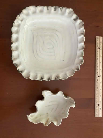 Photo of free Ceramic serving dishes (2) (Nr Fresh Pond & Mt Auburn Cem.) #1