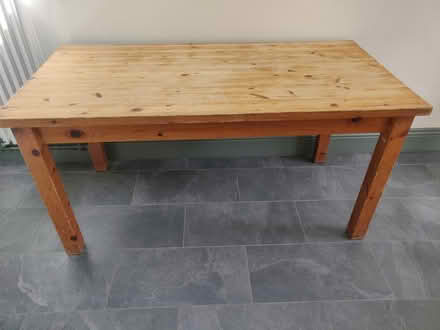 Photo of free Pine kitchen table (Hornsey N8) #1