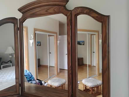 Photo of free solid wood queen bedroom set (Alta vista) #4