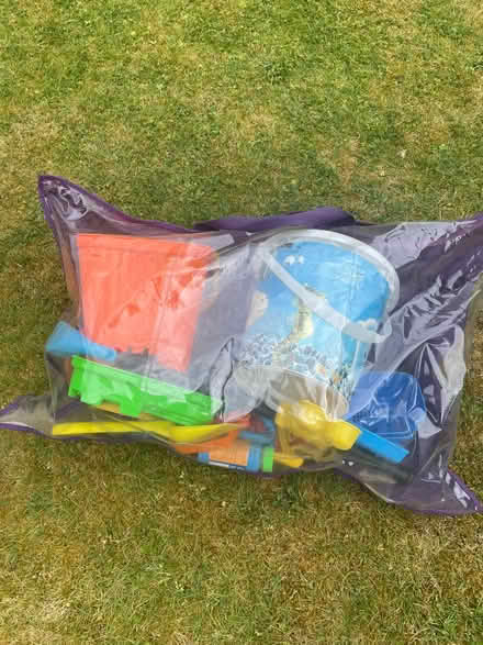 Photo of free Beach toys mix (Auchenlay FK15) #2