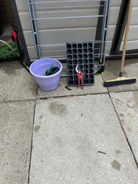 Photo of free garden pots / seed trays new pruners (moston M40,) #1