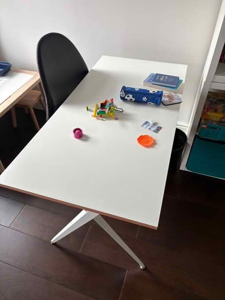 Photo of free Desk (Fulham Palace Rd SW6) #1