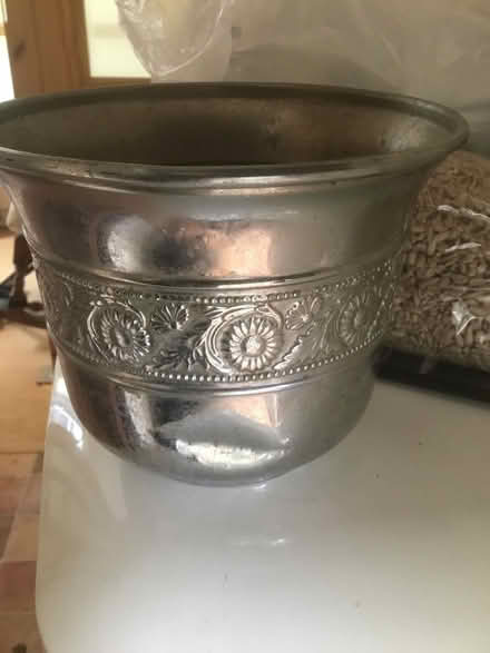 Photo of free Pot plant holder (B62 near Blackheath) #2