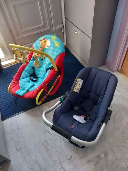 Photo of free Baby bouncer and car seat (Shieldhill FK1) #1