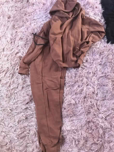 Photo of free Womens size 10 bundle (EN7) #4