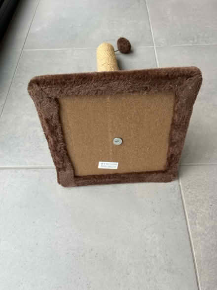 Photo of free Cat scratching post (RH12) #4