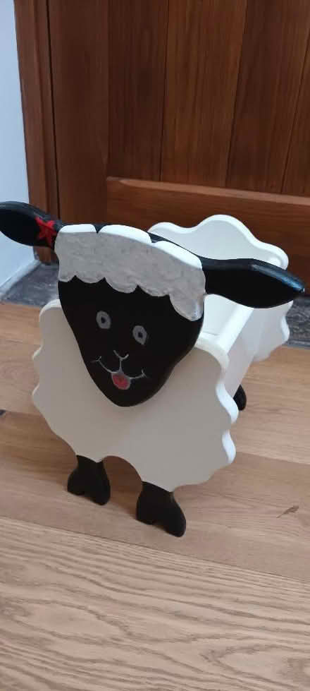 Photo of free Child's Sheep Thingi (Simmondley SK13) #1