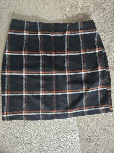 Photo of free Skirt (IG6 3s) #2