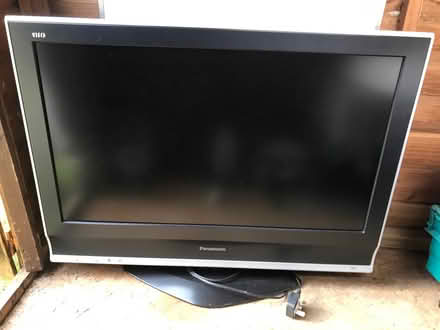 Photo of free TV - Panasonic 32 in (West Stour, nr. Gillingham) #1