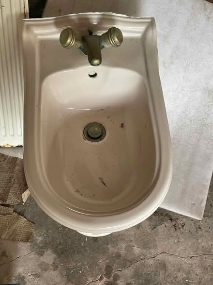 Photo of free Close coupled toilet, bidet & sink (Oadby LE2) #1