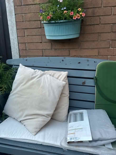 Photo of free curtains new and two pillows (moston M40,) #1