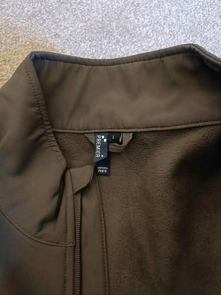 Photo of free Mens L softshell jacket (Highgate N6) #2