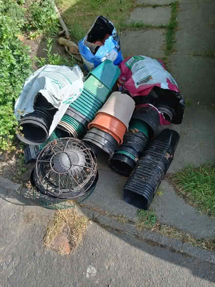Photo of free Plant pots and hanging baskets (Foxwood, York, YO24) #1
