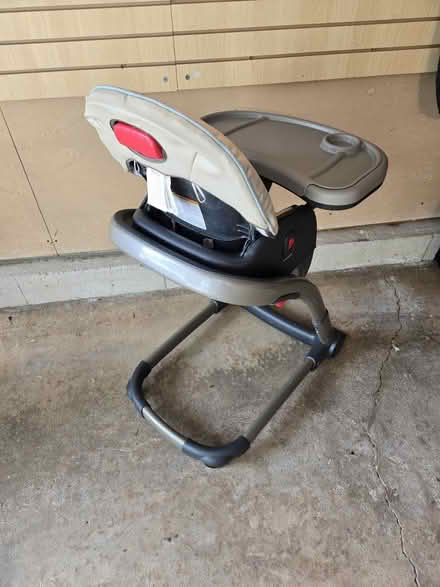 Photo of free High Chair (elk grove village) #1