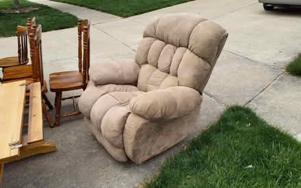 Photo of free CURB ALERT** Recliner (Macomb Twp.) #1