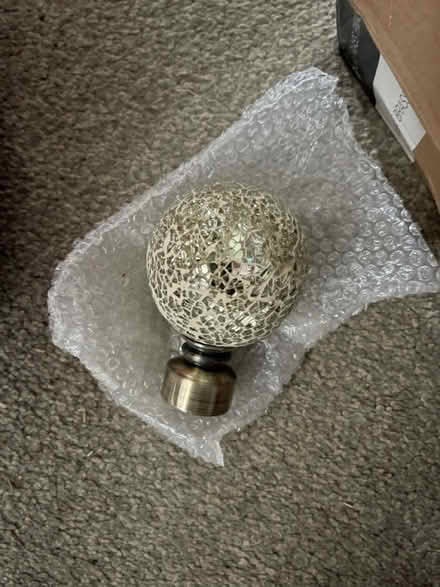 Photo of free Gold curtain pole balls (SG19) #1
