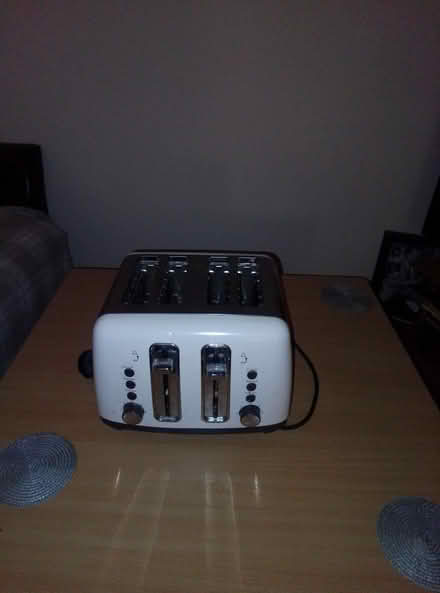Photo of free 4 Slice Toaster (Seacroft LS14) #1
