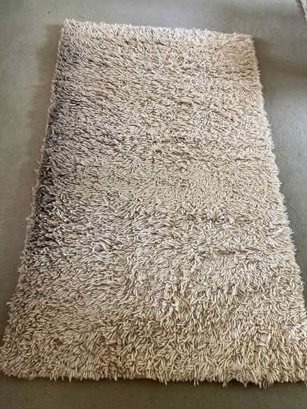 Photo of free Laura Ashley rug (Epsom KT18) #1