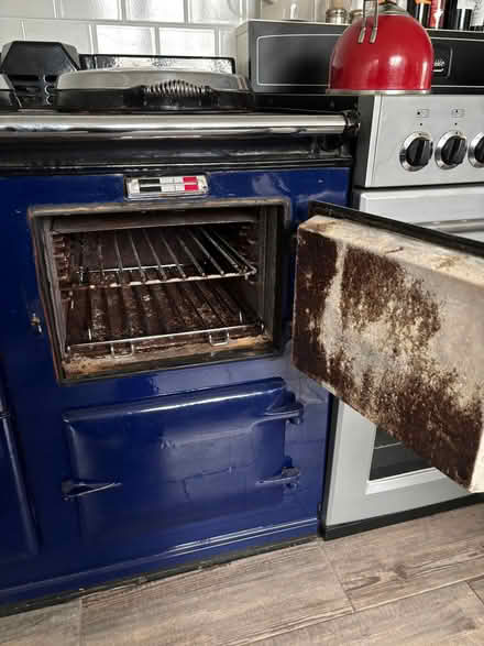 Photo of free Aga 30amp Night Storage Economy 7 Cast Iron Cooker (Whiteleaf HP27) #2