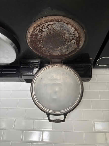 Photo of free Aga 30amp Night Storage Economy 7 Cast Iron Cooker (Whiteleaf HP27) #1