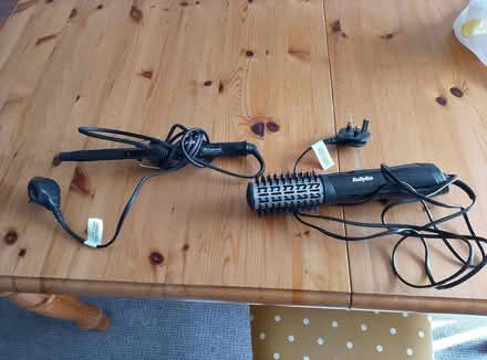 Photo of free Hot brush and curling tongs (Ware SG12) #1