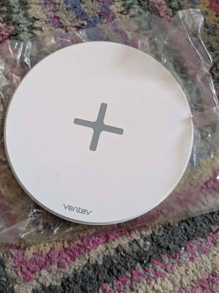 Photo of free Wireless charging dock. No cable (Cam GL11) #1