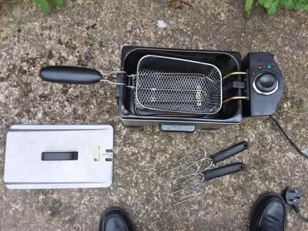 Photo of free Deep fat fryer (Horley RH6) #2
