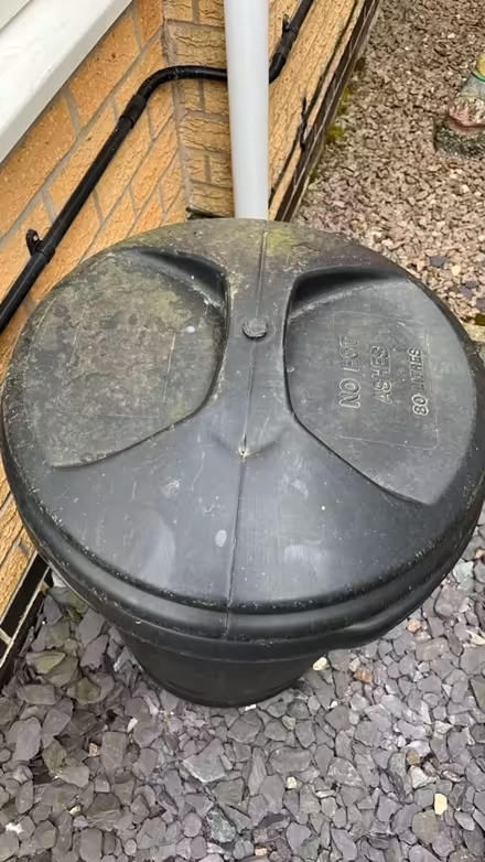 Photo of free Black dustbin (Barrow upon Soar LE12) #2