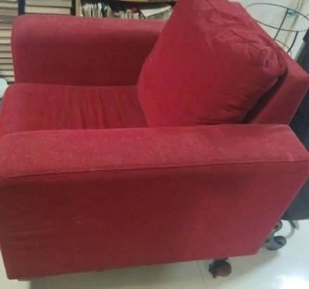 Photo of free sofa (600033) #1
