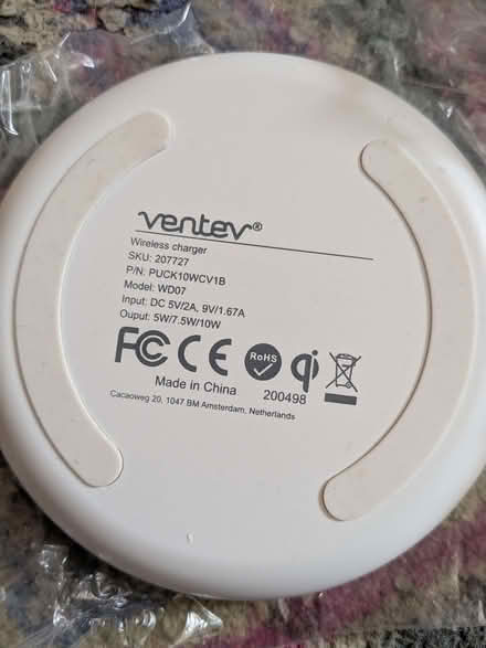 Photo of free Wireless charging dock. No cable (Cam GL11) #2