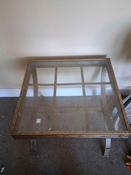 Photo of free Glass table (1531 Pine Saint louis) #1
