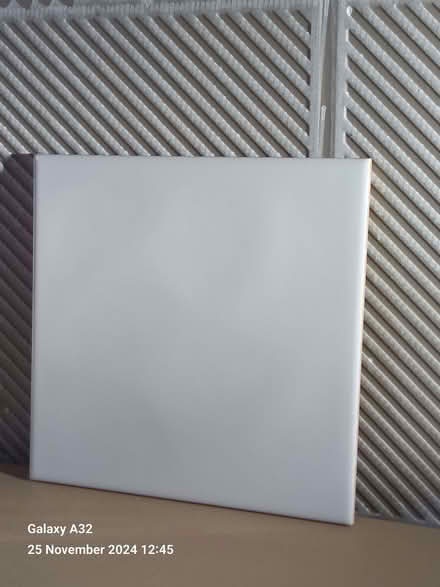 Photo of free gloss white domestic tiles 20x20cm (The Nurserylands TW12) #2
